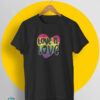 camiseta corazon love is love