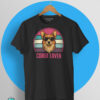 Camiseta Corgi Lover retro vintage con ilustración de corgi y gafas de sol en impresión DTG de calidad premium