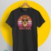 Camiseta Corgi Mami retro vintage con ilustración de corgi y gafas de sol en impresión DTG de calidad premium