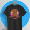Camiseta Golden Retriever Mami retro vintage con Golden Retriever de gafas de sol y diseño original para mujeres amantes de esta raza, impresión DTG.